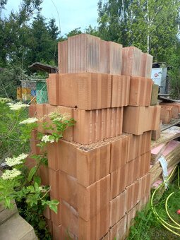 Cihly - zbytek cihel ze stavby - 3