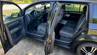 Touran 2.0tdi 125kwRS AdaptBiXenony Webasto Parktronik Zaves - 3