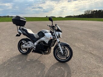 Suzuki GSR600 - 3