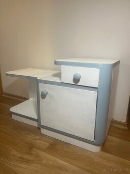 Skříňka / Noční stolek - 3