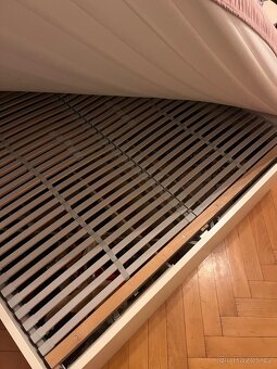 Postel IKEA Brimnes - 3