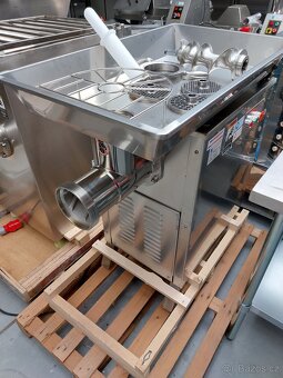 Mlýnek na maso 42 Řeznický vlček, Řezačka masa 42 - 3