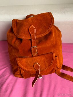 Krasny kozeny batoh/ brousena kuze novy - 3
