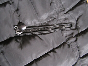 Zimní černý prošívaný kabát L/40, velmi dobrý stav - 3