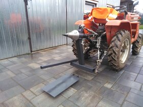 Kuželová štípačka kalačka za malotraktor se stolem hrot 15cm - 3