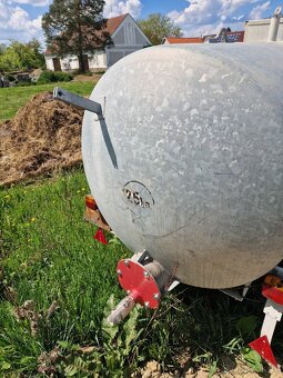 Cisterna přívěs 4000litru - 3
