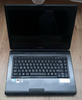 Predám notebook Toshiba - 3