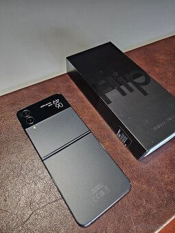 Samsung Galaxy Z Flip 4 5G 8GB/256 GB Černý- TOP STAV Z - 3