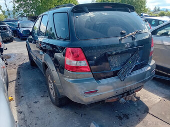 Kia Sorento 2.5 CRDi 4WD ( D4CB ) 103kW r.2003 černá na náhr - 3