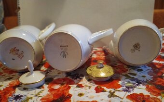 Nabízím tři porcelánové konvičky Chodov, PIRKER atd. - 3