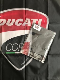 Vlajka Ducati logo - 3
