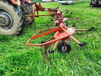 Obraceč sena a píce KUHN GF 5000 - 3