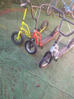 3 téměř nejeté koloběžky 2x Yedoo OX + 1x Stiga AIR SCOOTER - 3