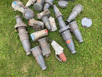 Zásuvka zástrčka 380V prodlužovací kabel 380V - 3