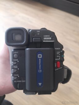 Stará páskova videokamera sony - 3