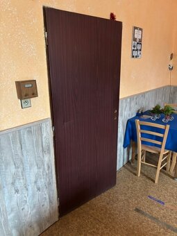 Prodám starší použité dveře - 3