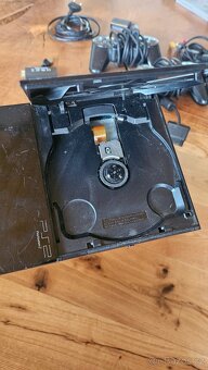 PlayStation 2 Slim - 3