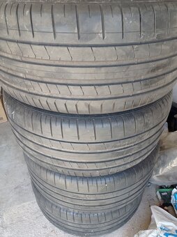 Krásné LETNI Prémiové PIRELLI pneu 285/40/21, 109Y - 3