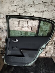 Renault Megane 2 dveře zadní L + P barva TED97 - 3