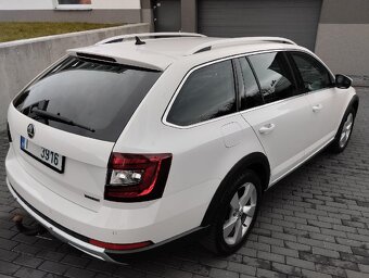 skoda octavia scaut 2.0tdi dsg 135kw.4x4.full led alcantara. - 3