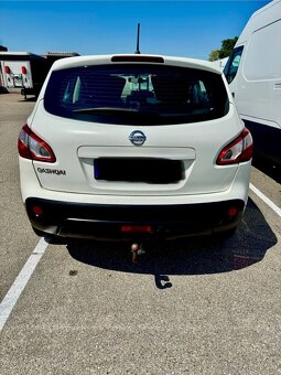 Nissan Qashqai 1.6 benz 2013 rok - 3