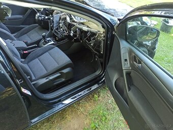 Volkswagen Golf VI 1.6Tdi 77 kW r.v 2011 DSG - 3