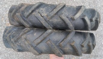 Prodám 2 ks pneu Barum 5.00x12 terénní šípová - 3