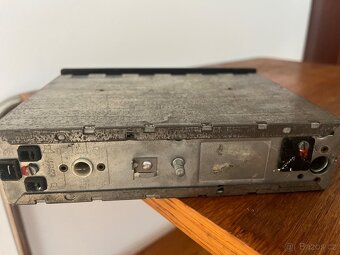Auto radio Tesla - 3