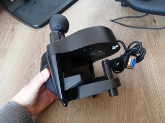 Logitech G29 volant, pedály s řadicí pákou - 3