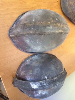 Stará hornická kožená přilba - 3
