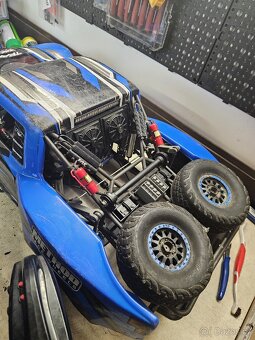 Traxxas UDR - 3