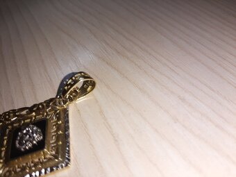 Zlatý řetízek s přívěskem - 3