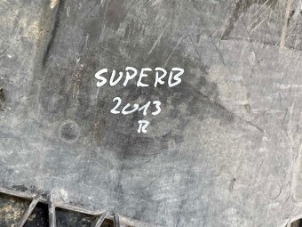 ŠKODA SUPERB 2 FACELIFT - plast pod motor - 5C6825901B - 3