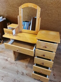 Toaletní stolek se zrcadlem - 3