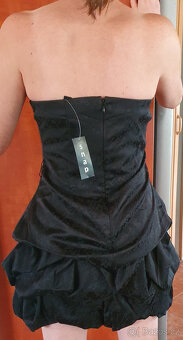 Společenské šaty bez ramínek - 3