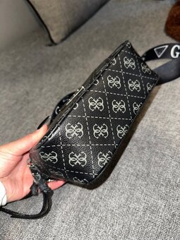 Malá crossbody kabelka - 3