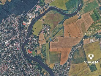 Pole 2 147 m² - 3