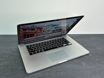 MacBook Pro 15'' 2015 / i7 / 16GB / 128GB SSD - DPH - 3