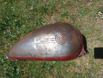 Nádrž ČZ 125/ 150 C červená - 3