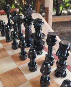 Šachy ze šroubků - 3
