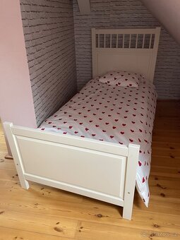 Bílá postel 90x200 cm včetně matrace a roštu - 3