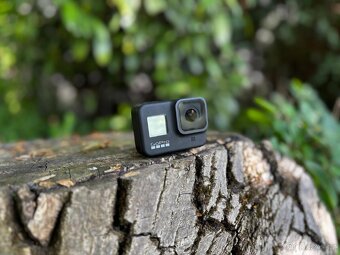 GoPro Hero 8 black + velké příslušenství + SD karta - 3