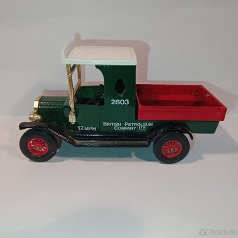 Matchbox Yesteryear Ford Model T - 3