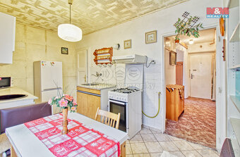 Prodej bytu 2+1, 77 m², Ostrov, ul. Komenského - 3