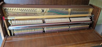Piano August Förster 114 - Petrof - 3pedály se židlí - 3