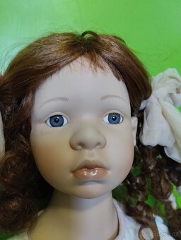 Porcelánová značená panenka - 3