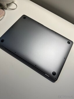 Apple MacBook Air 13" 2019 - 3