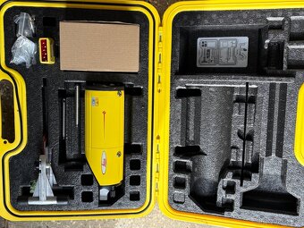 Potrubní laser Leica PIPER 200 s červeným paprskem - sada - 3