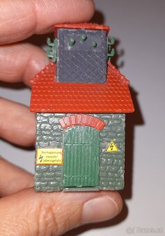 Trafostanice k mašinkám, do kolejiště TT - 3