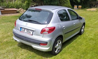 Peugeot 206+ 1.1 44kW benzín - 3